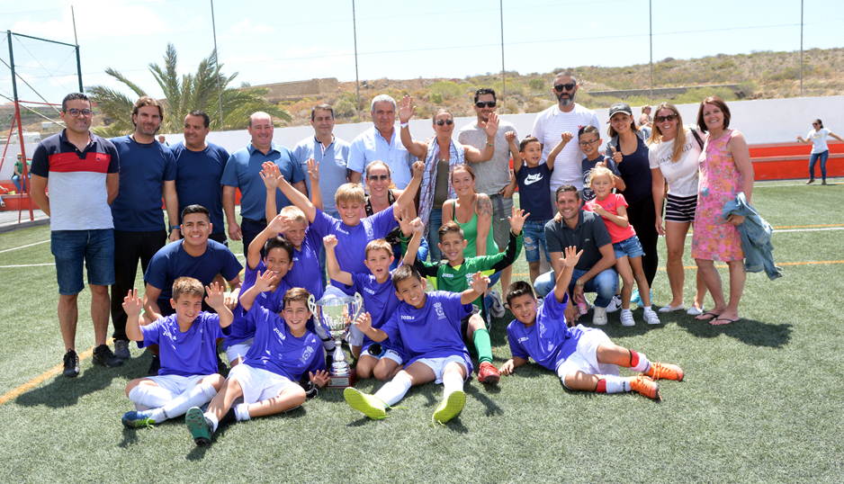 La selección Santa Cruz-Norte, campeona del XIV Torneo de Fútbol Benjamín San Miguel de Abona
