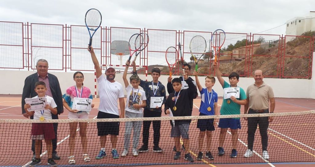 La Escuela de Tenis de San Miguel de Abona y la Asociación de Artes Escénicas CHER, finalizaron también el curso 2021/2022